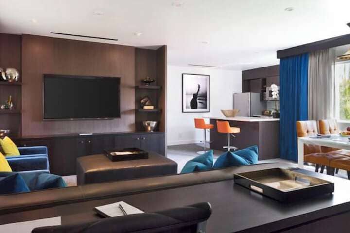 Room 28 of 86
