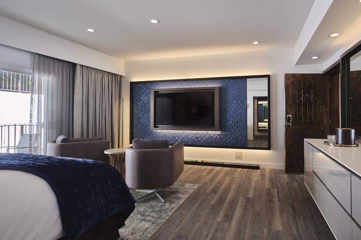 Room 27 of 86